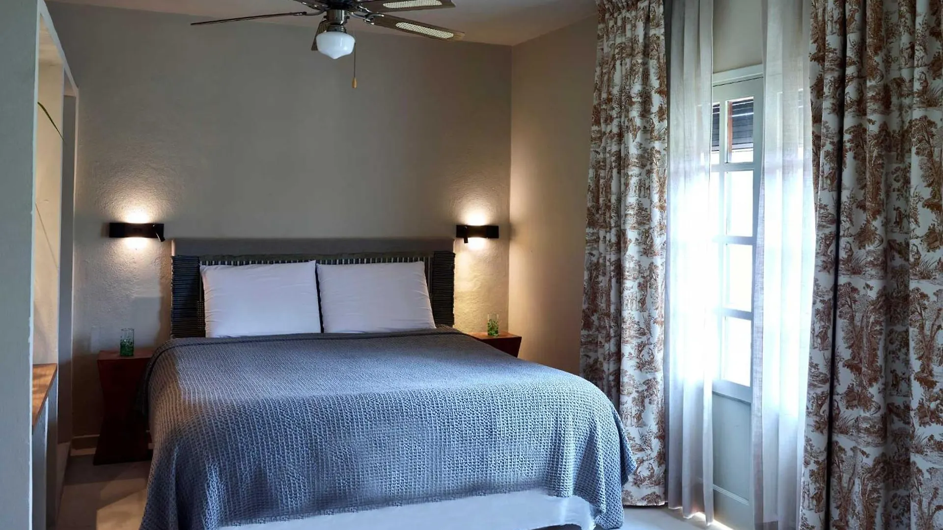 Gare Du Nord Bed & Breakfast Sant Joan De Labritja 0*,  Spain